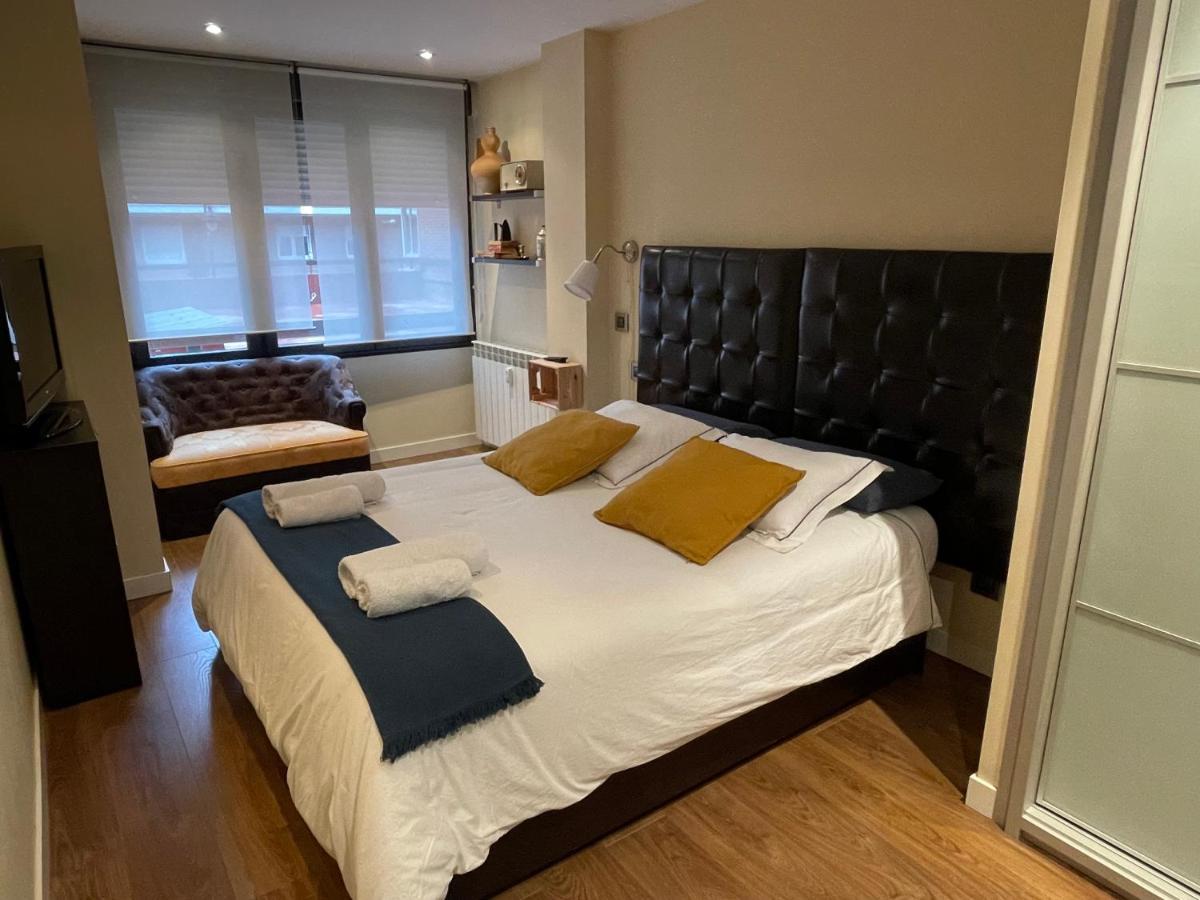 Casa Lola Apartment เลออน ภายนอก รูปภาพ