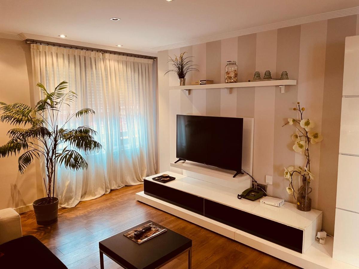 Casa Lola Apartment เลออน ภายนอก รูปภาพ